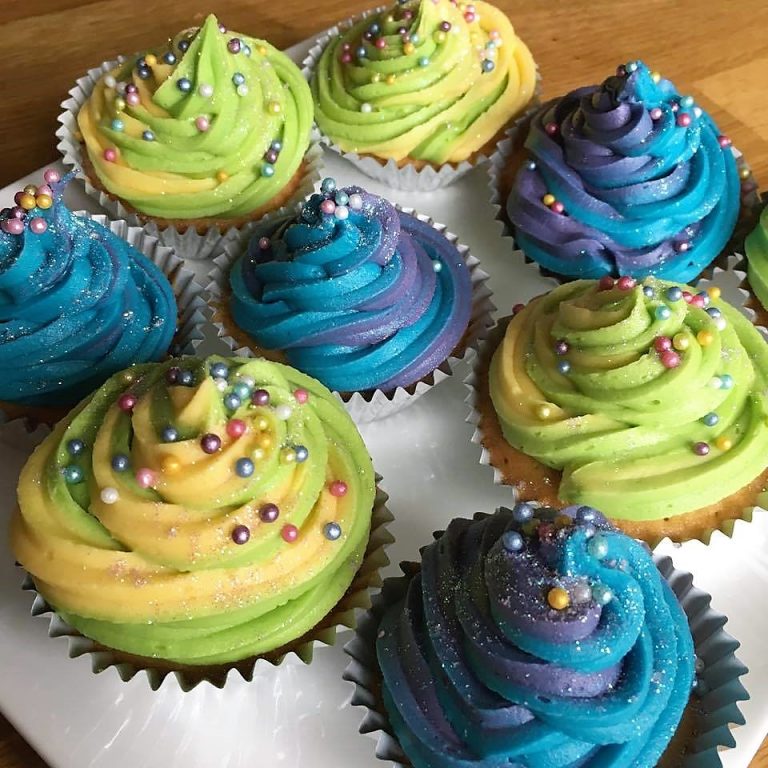 Vanilla Cupcakes with Colourful Vanilla Frosting - Home Cook School